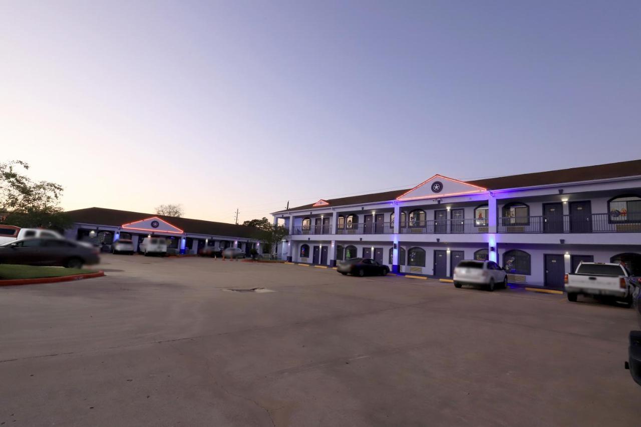 Scottish Inn And Suites Houston-Jones Road Esterno foto